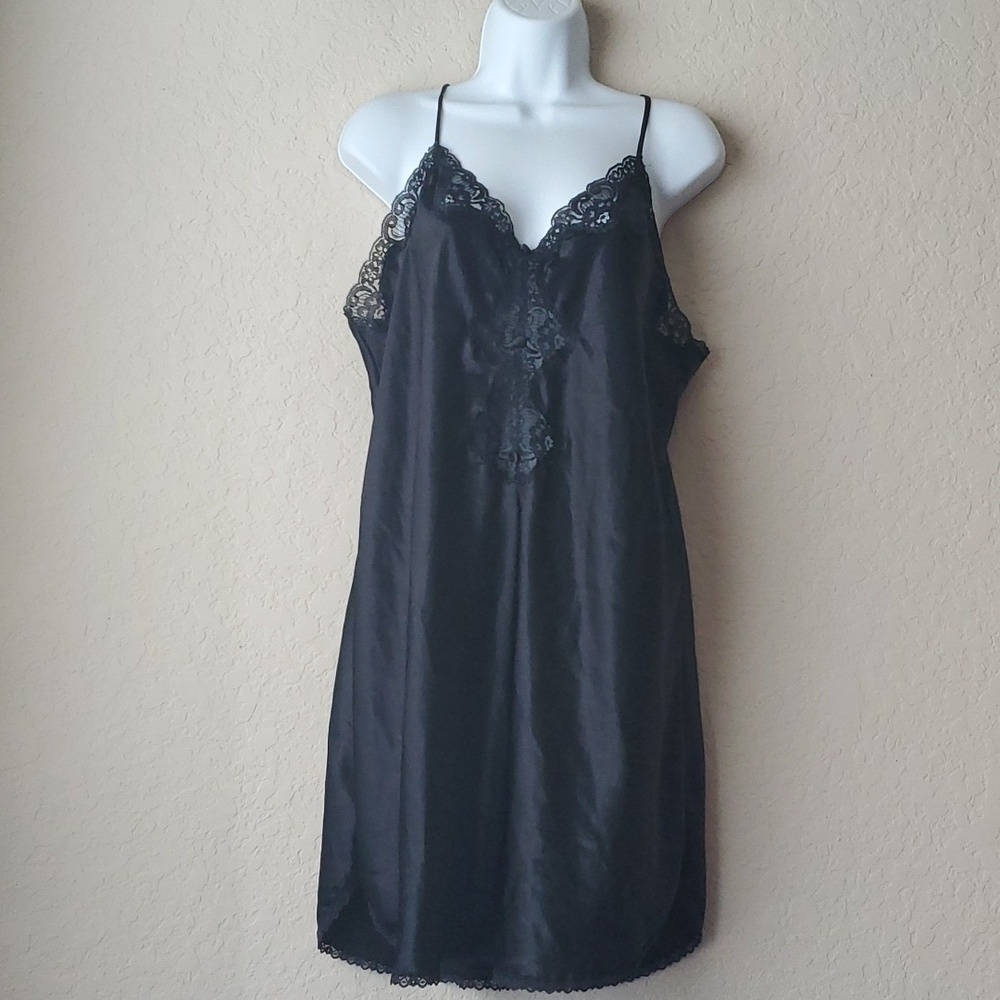VTG Inner Most (Sears) 90’s Satin Polyester Black Nightie large 16/18